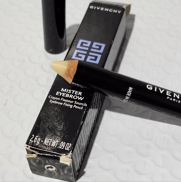 Luxe Skincare Sample Bundle - Picture 11 of 13